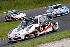 1)	Kärjessä taittava Wasa GT3 Racingin Johan Westergård on vielä lauantaihin saakka Porsche GT3 Cup Challenge -luokan hallitseva mestari.