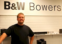 Liikkeen myymäläpäällikkö Tom Hietaharju toivottaa kaikki tervetulleeksi tutustumaan Bowers & Wilkins äänentoistoon ja muihin laadukkaisiin palveluihin.