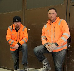 Husqvarna purku/kaivuurobotti soveltuu kivi-ainesten vasarointiin, piikkaukseen ja purkuun, sanovat Manu Myllykoski ja Markus Vartiamäki.