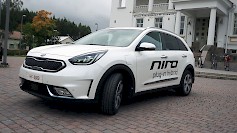 Tyylikäs Niro Plug-in Hybrid antaa ajajalleen sekä sähkö- että hybridiautoilun nautinnon.