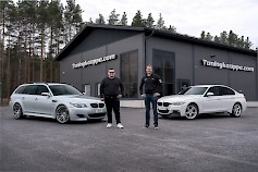 BMW-harrastaja Ville Viitasaari ja Tuningkauppa.comin Tuomas Aho toteavat järjestelyiden olevan valmiina lauantain tapahtumaa varten.