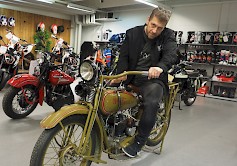 Moto-Seinäjoen toisesta kerroksesta Seinäjoen Lieskatieltä  löytyy vain loppiaiseen asti auki oleva ilmainen moottoripyöränäyttely, jossa on esillä muun muassa vuoden 1927 Harley-Davidson.