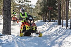 Lumipeitteen aikaan viralliset moottorikelkkareitit ovat tarkoitettuja pääsääntöisesti vain moottorikelkoille. Kuva: Ville-Veikko Heinonen / Liikenneturva.