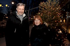 Jukka Vainionpään ja Ritva Melenderin mielestä joulukuusen loisteesta on hyvä lähteä kuntoilutapahtumaan, johon oivallisen ratkaisun tarjoaa Seinäjoen uudenvuodenjuoksu.