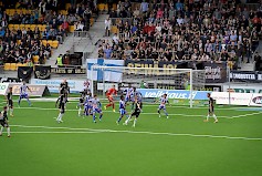 OmaSP Stadion tuo pelaajat ja yleisön lähelle toisiaan. Heinäkuussa kentällä palataan Mestarien liigan karsintaottelu. Kuva: Jussi Mustikkamaa