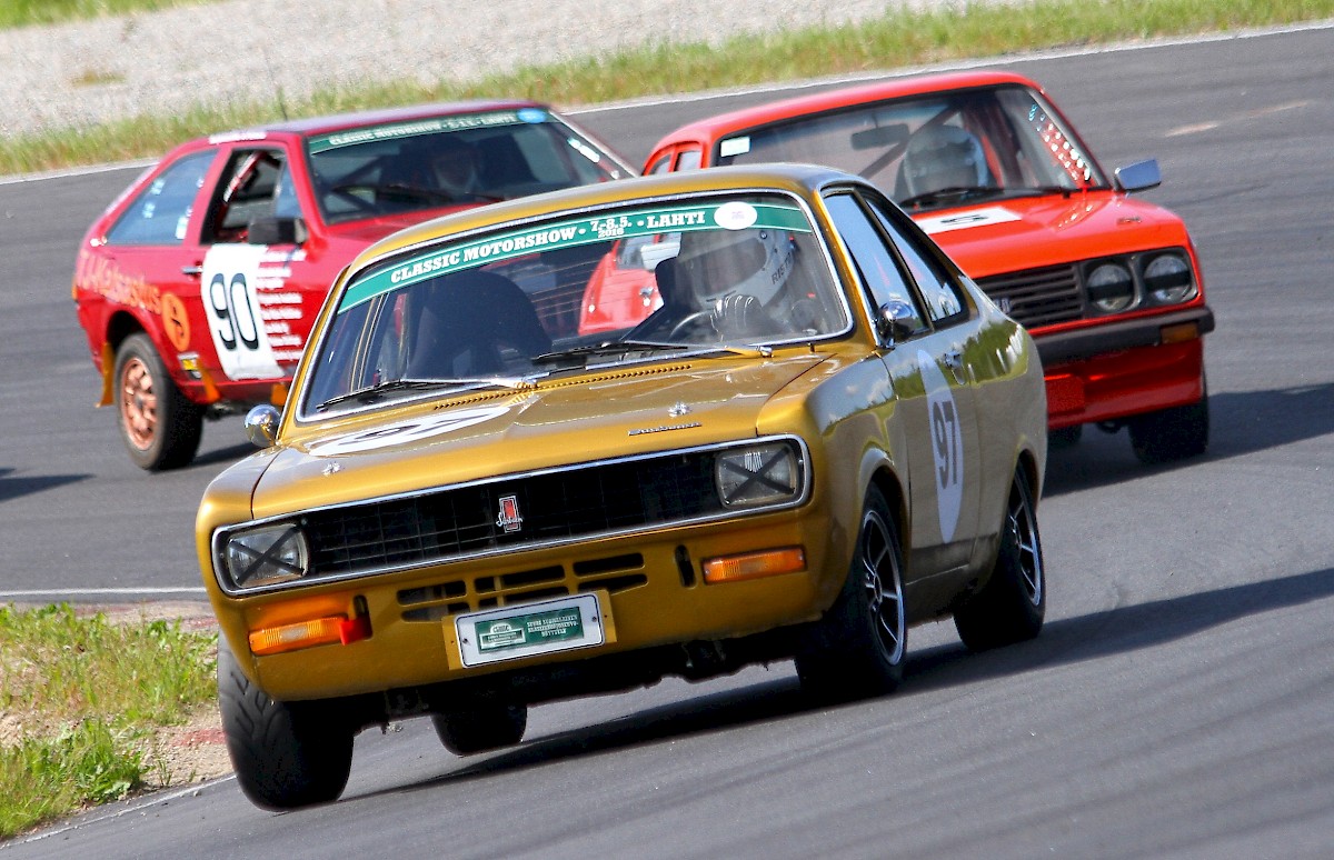 Viikonlopun sääennuste lupaa Botniaringille kuumia kahinoita Gulf Historic Race Cup -ratasarjan kilpailuissa.