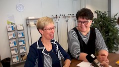 Kauhajoen evankelisen opiston rehtori Johanna Tupila ja Suomen Yrittäjäopiston vararehtori Kaisu Aro Yrittäjyyslinja-koulutuksen tiedotustilaisuudessa