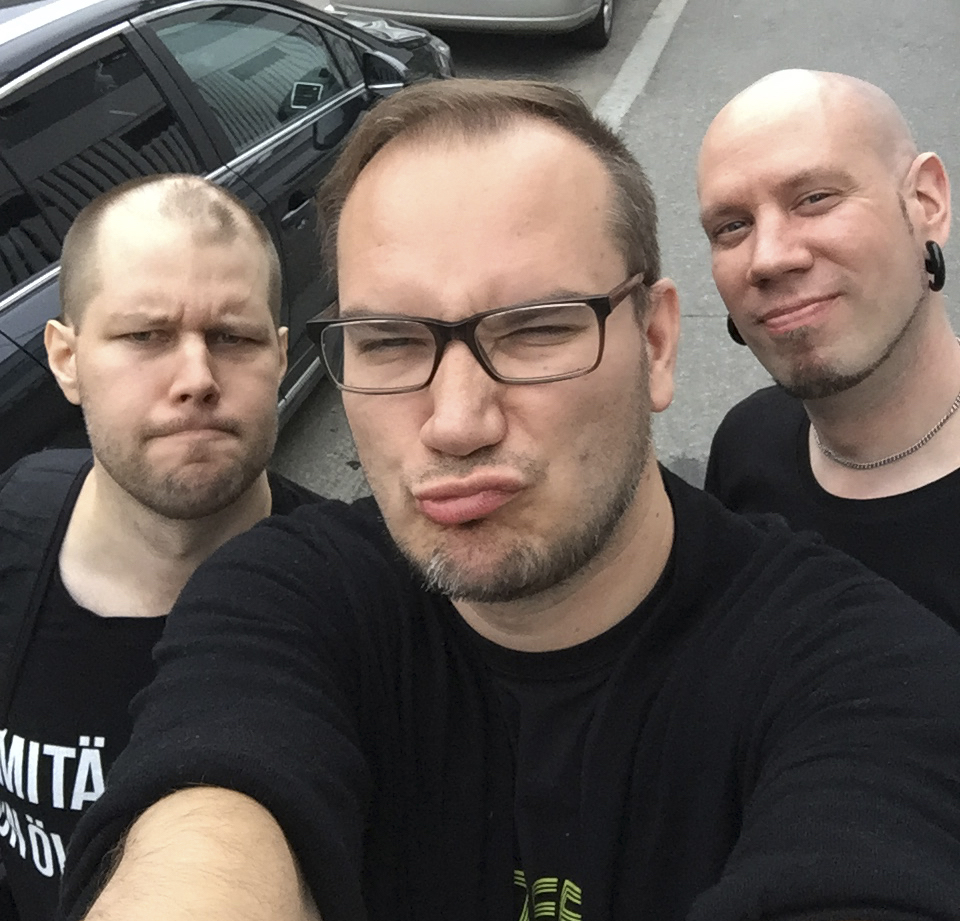 Summerdancen ysäri-DJ:t Uninen, Tony ja Meke lupaavat hauskanpitoa koko rahan edestä.