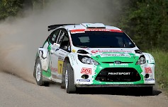 1)	Rallin SM-sarja on ollut ponnahduslautana tuoreelle WRC2 -luokan maailmanmestarille Esapekka Lapille, joka kaudella 2012 (kuva) kurvaili nelikkojen SM1 -luokan Suomen mestariksi.