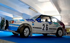 Rallista naisten maailmanmestaruuden ajaneen Minna Sillankorvan Mazda 323 oli ensimmäisiä tulevan kesän Motorsport -näyttelyyn tulevista kisapirsseistä. (Kuva: JiiVee Korpela)