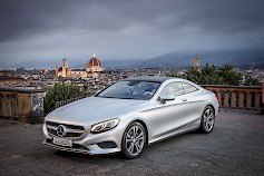 Käyttöauton kesäkiertue saapuu 11.-13.5. Kyläkaupan Keskustorille. Malliston kruunaa upea S 400 4Matic Coupé.