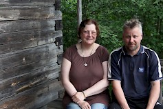 Maija Rinne ja Kai Muteli ovat tyytyväisiä Vanhan Laivurin miljööstä saamastaan asiakaspalautteesta.