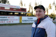 Joonas Riiho huutokauppa-alueella, joka laajenee ensi kevään konehuutokauppa-tapahtumaan mennessä. Kuva Susanna Riiho.