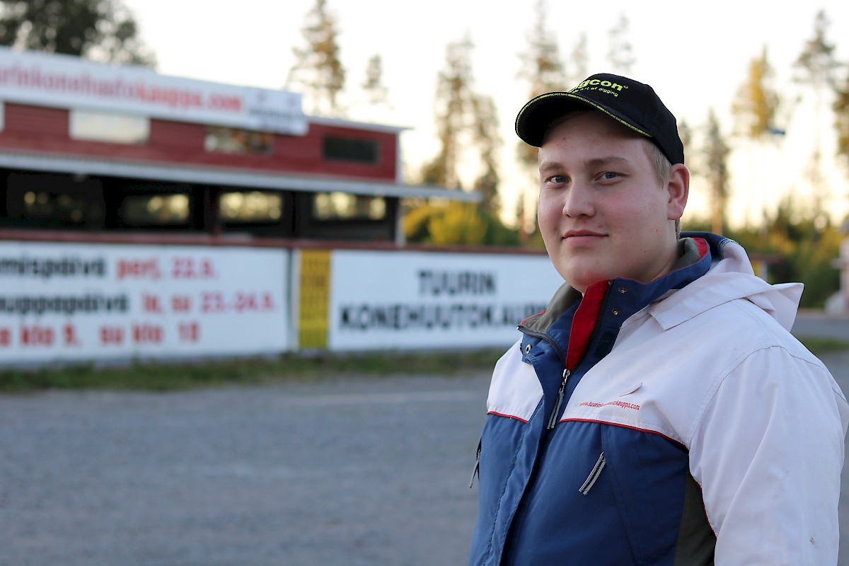 Joonas Riiho huutokauppa-alueella, joka laajenee ensi kevään konehuutokauppa-tapahtumaan mennessä. Kuva Susanna Riiho.