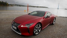 Uusi Lexus LC 500h on Multi Stage Hybrid System hybridiauto, joka tarjoaa urheilullisen ja tarkasti aistittavan ajoelämyksen.