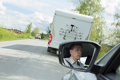 Päävastuu turvallisesta ohittamisesta on ohittavan ajoneuvon kuljettajalla. Kuva: Ville-Veikko Heinonen/Liikenneturva
