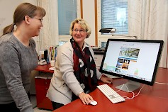 Annukka Mäenpää ja Ulla Koivisto ovat tyytyväisä visitalavus.fi -sivustoon. Lisää asiaa sivuille toki sopii.