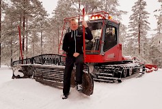 Jaakko Leikkainen sanoo, että safarireitistö kunnostetaan kerhon omalla Paana 200 ”tampparilla”. Noin 50 prosenttia reitistä tulee olemaan kuin ”pöytälautaa2.