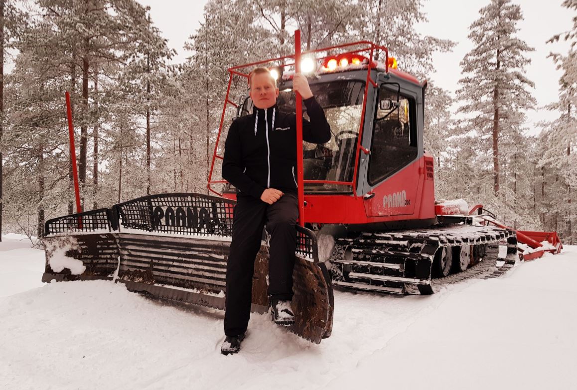 Jaakko Leikkainen sanoo, että safarireitistö kunnostetaan kerhon omalla Paana 200 ”tampparilla”. Noin 50 prosenttia reitistä tulee olemaan kuin ”pöytälautaa2.