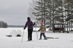 Kalajärven maisemissa on lunta kivasti Talvielämyspäivän edellä.
