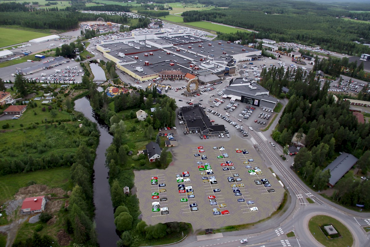 Kyläkaupan vanhaa elintarvikeliikettä puretaan parhaillaan. Noin 2000 neliön alueesta tulee kesäkuuhun mennessä paikoitusalue. Yli 250 uutta parkkipaikkaa ovat Kyläkaupan lisäksi etu myös muille alueen yrittäjille.