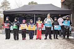 Osa Mini Miljoona Pilkin sarjojen parhaista yhteiskuvassa: Pyry Paloniemi, Topi Paloniemi, Senni Vainionpää, Matias Takila, Saara Marttila, Aatu Koliini, Oskari Raiski ja Kasper Bergström.