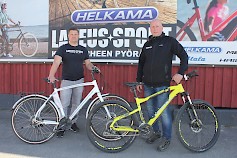 Tommi Ranta-aho (vas.) ja Mika Laakso vakuuttavat asiakkaiden saavan asiantuntevaa palvelua.