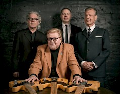 Jussi & The Boys esiintyy Karstulan ja Kyyjärven välillä sijaitsevan Kimingin nuorisoseuralla Uittokalliorockissa lauantaina 28.7. Tilaisuus huokuu varmasti nostalgiaa ja yllätyskin on luvassa.