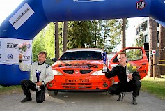 Ensimmäinen kausi nuottirallien maailmassa toi Jouni Saarijärvelle ja Jere Pensaalle SM-sarjan V1600 -luokan pronssia.