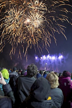 Tuurin Kauppakylän joulunavauksen lauantaina 10.11. huipentaa odotettu ja upea ilotulitus.