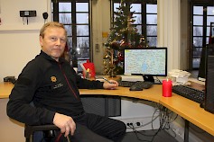 Ylipalomies Hannu Övermark muistuttaa varovaisuudesta, sillä juhla-aikana palavat kodeissa monet kynttilät.