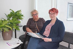 Toimitusjohtaja Arja Virtanen ja hotellipäällikkö Susanna Keskinen iloitsevat Kivitipun laajentuneesta tarjonnasta.