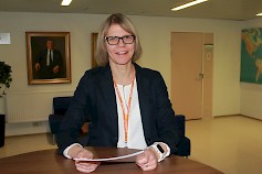 Markkinointi- ja viestintäpäällikkö Taina Hietamäki muisuttaa Suomen Yrittäjäopiston tarjoavan monenlaista osaamista.