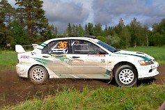 Ville Hautamäki, kartturi Mika Juntunen ja Mitsubishi ovat vahva lenkki Laitilan SM-rallin SM2 -luokan voittajavetoon.