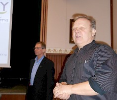 Jo edesmennyt karijokelainen Kalervo Uusitalo toi julkisuuteen lapsuutensa temmellyspaikkana olleen Susivuoren luolan 1990-luvulla. Siitä alkoi noin 400 neliön kallio-onkalon nousu isoihin otsikkoihin Susiluolana, jopa ennen jääkautta mahdollisten neanderthali- ihmisten asuttamana. Nyt sekin on yksi uuden Global Geoparkin kohteista. Kuva: Karisamuli Korpela