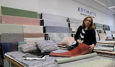 Maria Viita-aho-Tohni iloitsee kotimaisten mattojen suosion kasvusta.