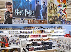 Joulun hittituotteiksi Kyläkaupan fanituoteosastolla ovat tänä vuonna nousseet erityisesti Minecraft- ja Harry Potter -tuotteet.
