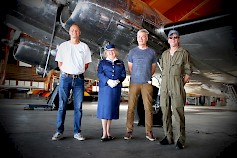 Heinäkuun Vaasan vierailulla DC-kolmosen matkasta vastasivat ohjaaja Mikko Jägerholm, purseri Nina Merisalo-Reunanan, pääohjaaja Petri Munukka ja mekaanikko Heikki Ylikorpi.