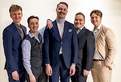 Torstaina 4.8. Kesätansseissa viihdyttää Tanssiorkestereiden SM-kilpailun voittaja Albert Salminen & The Gallants.
