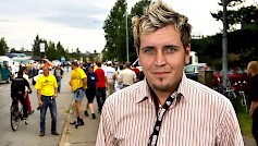 Kuvassa promoottori Kalle Keskinen vuonna 2004. Nyt on 20. juhlavuosi ja Keskinen ehdottaa lukijoille, että ”Nähdään Seinäjoen Vauhtiajoissa”.