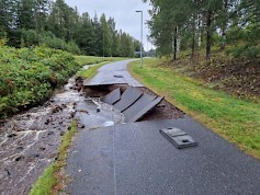 Rankkasadevaurio kevyenliikenteen väylällä Ähtärissä.