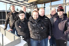 Ähtärin Ammattiautoilijat ry:n juhlaviikonlopun järjestäjiä ovat kuvassa takana vas. Pekka Kallio, Hannu Viinikka, Matti Kallio ja Jukka Koivumäki sekä edessä vas. Eetu Pekkala, Petri Pekkala, Mika Termonen ja Veli Raitamäki.