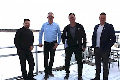 Kristian Hyyppä (vas.), Daniel Pakulla, Keijo Keskinen ja Sami Alasara iloitsevat Kivitipun avautumisesta.