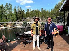 1. Ehsan Mohammadi on väsymätön puurtaja, joka on saanut avukseen myös nettisivuista ja ääniasioista vastaavan Aarno Jokelan.