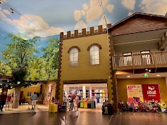 Alézar on avannut matkalaukkujen pop-up-myymälän Keskisen Kyläkaupan Kauppakadulle.
