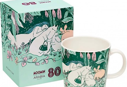 Kyläkauppaan tulee myyntiin rajoitettu erä Muumin päivän mukia lauantaina 9.8.2025. Mukit viedään käsistä, joten paikalle kannattaa tulla hyvissä ajoin.