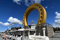 Ilmaisista elämysajeluista Kesäjunan kyydissä saadaan nautiskella sunnuntaihin 10.8.2025 asti.