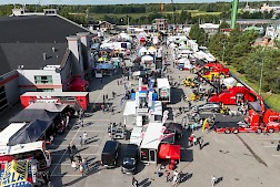 Power Truck Show’ssa ennätysmäärä näytteilleasettajia! Tapahtuma-alue täyttyy jälleen raskaankaluston maahantuojista, varustelijoista, palveluntarjoajista ja kuljetusalan asiantuntijoista – mukana noin 180 messuosastoa, jotka esittelevät alan uusimmat ratkaisut ja innovaatiot. Kuva: Ville Piri