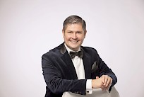 Perjantain tanssi-illassa tunnelmaa luo Leif Lindeman & Rosette.
