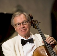 Sellotaiteilija Arto Noras tähdittää muiden taitajien kanssa KesäVirratSoi-musiikkijuhlaa heinäkuussa.